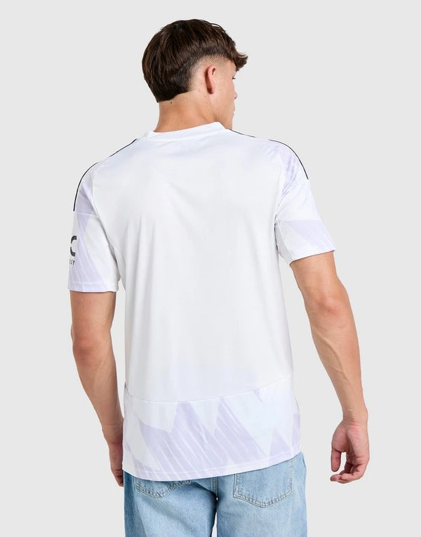 Adidas Manchester United 2025/26 away shirt